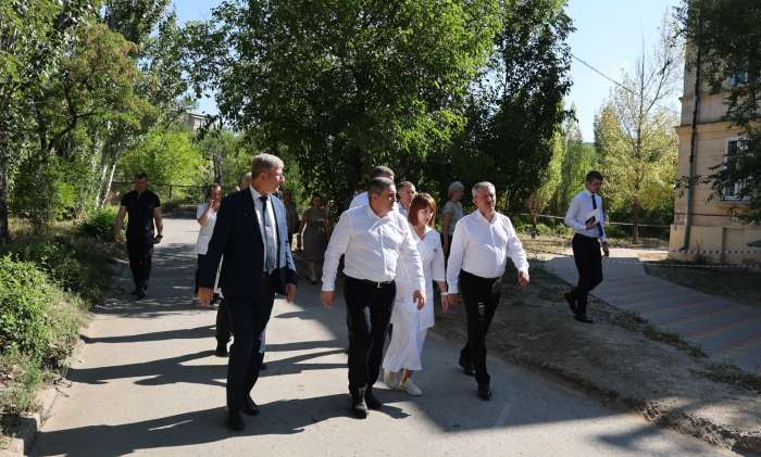 Губернатор Андрей Бочаров поставил дополнительные задачи  по модернизации  больницы N 4