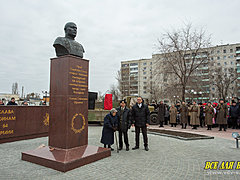 кировский памятник Шумилову