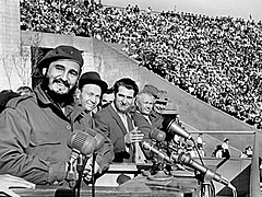 Фидель Кастро на Центральном стадионе в Волгограде