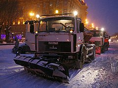 В Волгограде коммунальщики активизировали работы по расчистке ул