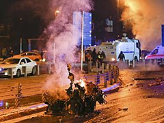 В Турции в районе футбольного стадиона прогремели два взрыва: ес