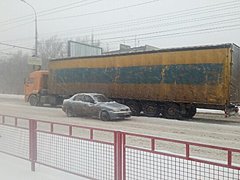 В Волгограде из-за снегопада парализовано дорожное движение букс