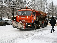 Более 640 кубометров снега вывезли за ночь с дорог Волгограда