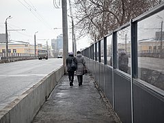 Волгоградцам разрешили ходить пешком по Комсомольскому мосту
