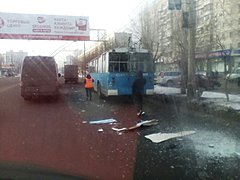 В Волгограде грузовая «Газель» устроила ДТП с троллейбусом