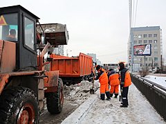 400 тон песко-соляной смеси отсыпали дорожники на дороги Волгогр