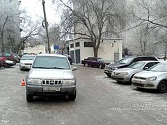 В Волгограде водитель иномарки проехал по ногам женщины-пешехода