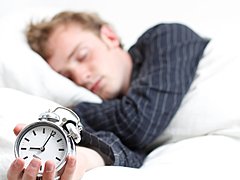 Ученые назвали среднюю продолжительность сна человека в России и