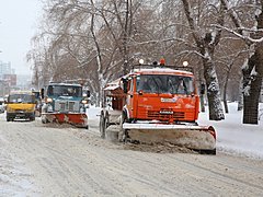 Городские власти направили на очистку улиц Волгограда 80 единиц