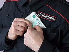 Задержанного под Волгоградом за взятку экс-инспектора ДПС отдают