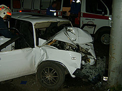В Волгоградской области водитель-новичок протаранил фонарный сто