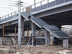 В Волгограде завершаются работы по возведению лестниц на Комсомо