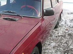В Волгограде автослесарь угнал машину клиента и ограбил прохожег