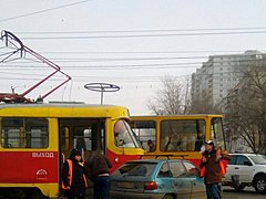 В Волгограде легковушка врезалась в трамвай