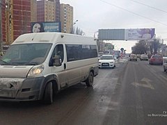 В центре Волгограда 61-летняя пассажирка микроавтобуса пострадал