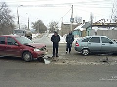 В Волгограде две легковушки не разъехались на перекрестке