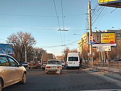 Север Волгограда встал в многокилометровой пробке