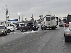В Волгограде водитель «семерки» на летней резине протаранил марш