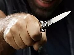 Житель Волжского во время ссоры с женой пырнул ножом 17-летнего