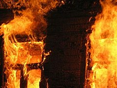 В Волгоградской области и-за пожара в жилом доме эвакуировано 18