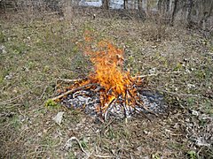 Школьница из Волгоградской области загорелась во дворе своего до