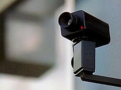 Волгоградец похитил камеру видеонаблюдения со здания школы