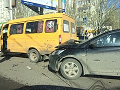 Два ДТП парализовали движение автомобилей на севере Волгограда