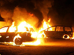 В Волжском неизвестные сожгли два автомобиля