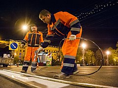 На городских магистралях Волгограда обновится дорожная разметка