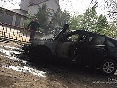 Полицейские задержали злоумышленников, сжегших «Ауди» в Волгогра