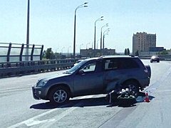 На «танцующем» мосту в Волгограде «Черри» сбила мотоциклиста