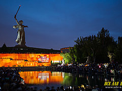 В Волгограде световое 3D-шоу собрало десятки тысяч зрителей