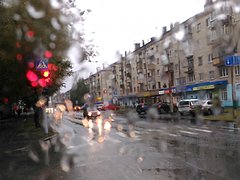 Гроза в начале мая: в Волгоградскую область пришли дожди