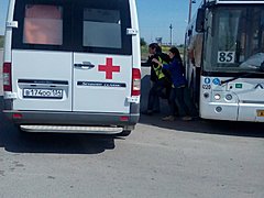 В Волгограде автобус протащил по земле зажатую дверью пассажирку