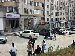 Жильцы высотки в Волгограде спешно покидают дом из-за утечки газ