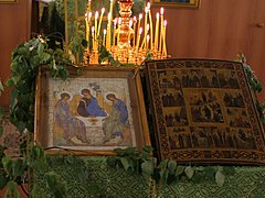 Православные всего мира отмечают День Святой Троицы