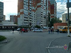 В Волгограде «Форд Фокус» сбил пешехода после столкновения с «Ре