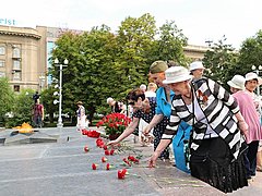 В Волгограде провели траурный митинг в память о жертвах бомбарди