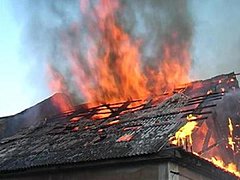 В пригороде Волгограда на пожаре пострадал 37-летний мужчина