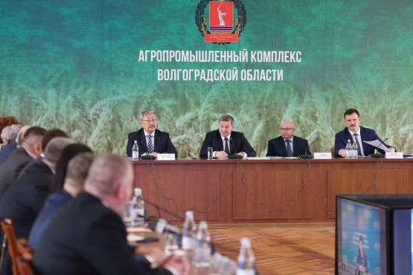 Губернатор Андрей Бочаров провел встречу с  аграриями Волгоградской области