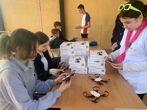 В Волгограде юных жителей  обучат управлению беспилотными летательными аппаратами