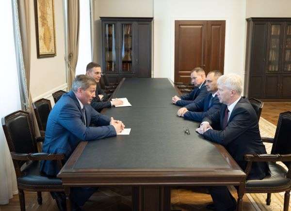 Губернатор Волгоградской области Андрей Бочаров  встретился с руководством Погрануправления ФСБ