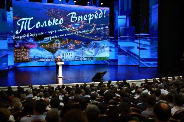 В Волгоградской области проходит масштабная встреча губернатора Андрея Бочарова  с общественностью  региона