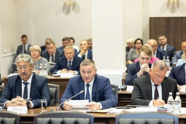 Губернатор Андрей Бочаров провел  стратегическую сессию по демографии