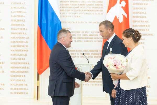 Губернатор Андрей Бочаров вручил государственные награды жителям Волгоградской области