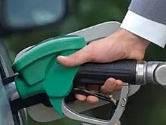В Волгоградской области бензин стал самым дешевым в ЮФО